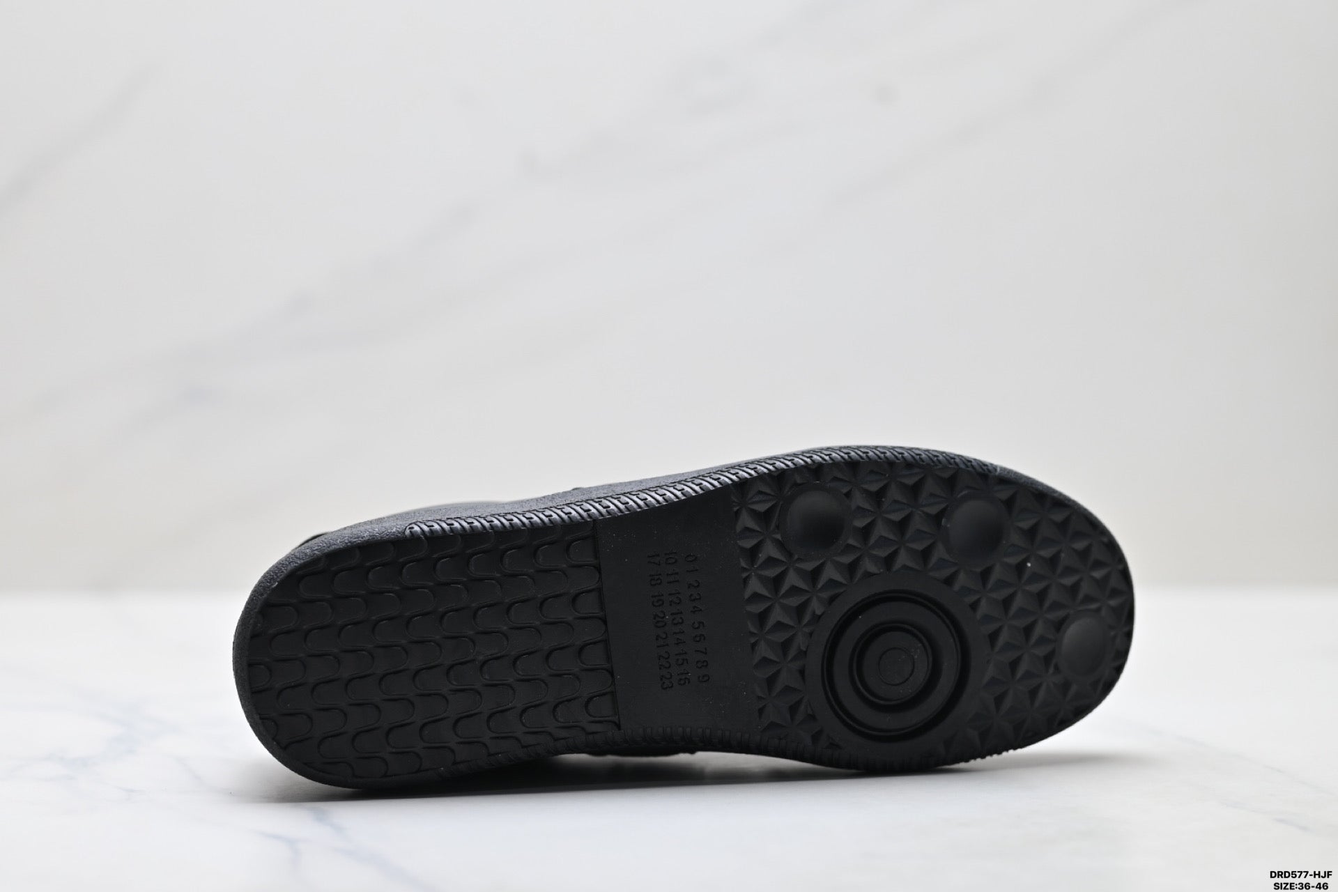 Maison Margiela Replica Sneaker | Triple Black | DX003DGR41