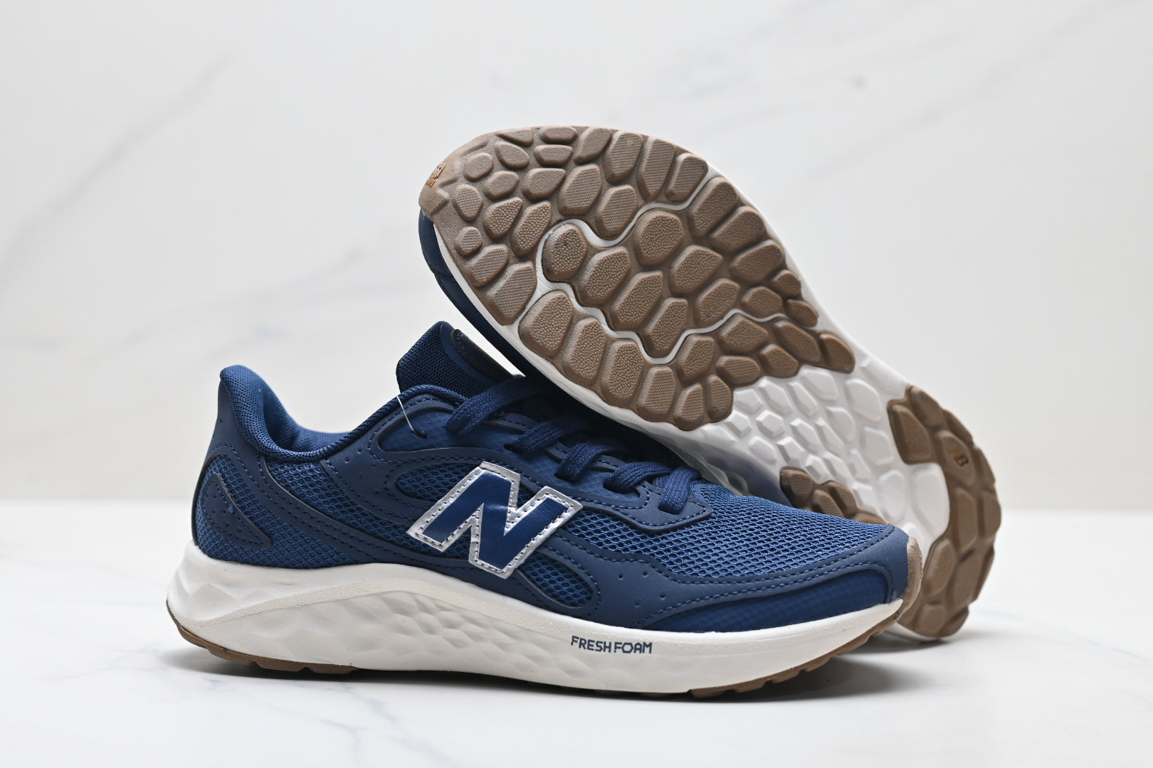 New Balance Fresh Foam Arishi v4 | Navy | MARISTN4