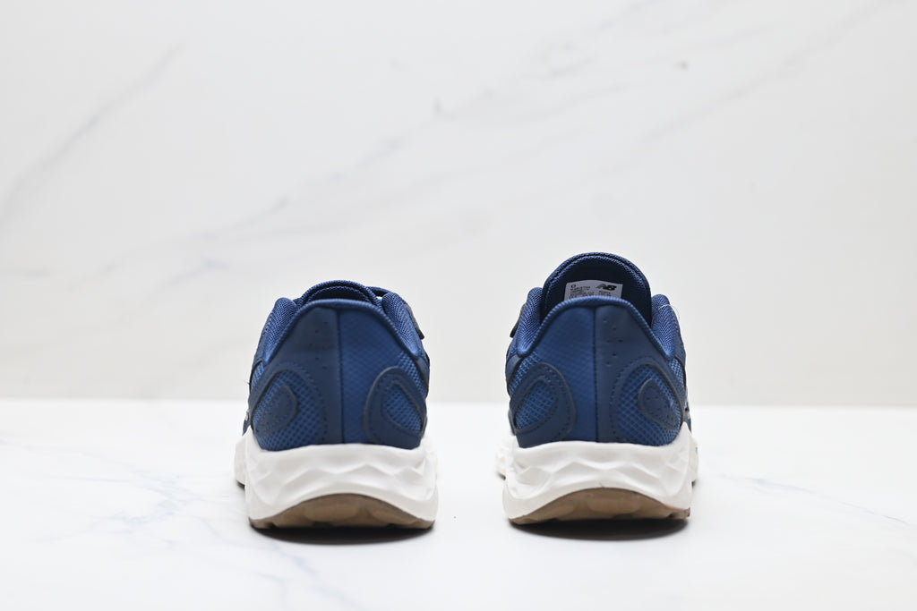 New Balance Fresh Foam Arishi v4 | Navy | MARISTN4