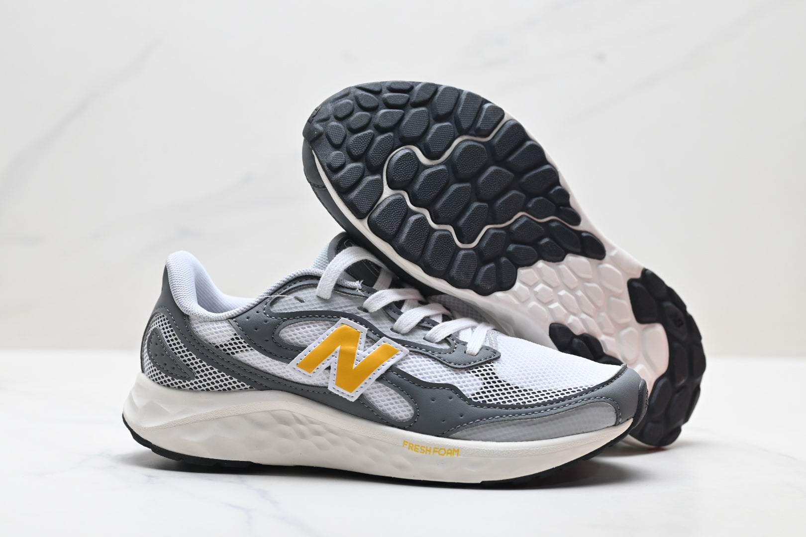 New Balance Fresh Foam Arishi v4 | White Grey Yellow | MARISTN4
