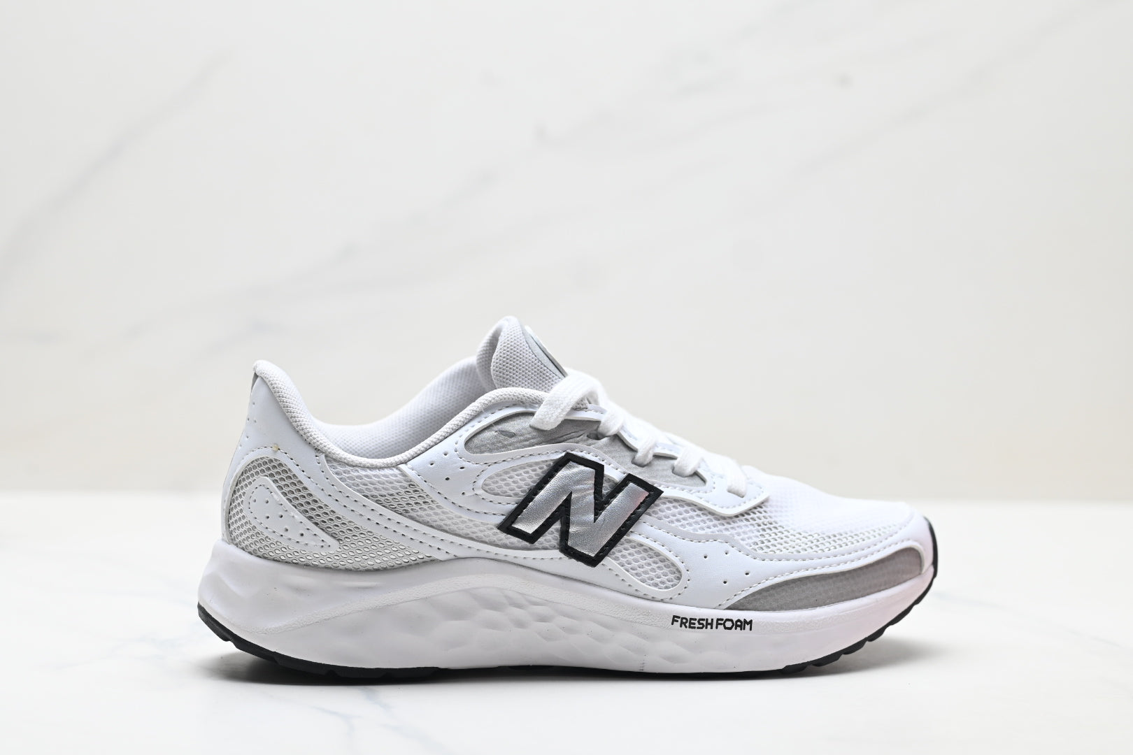 New Balance Fresh Foam Arishi v4 | White Silver | MARISTN4