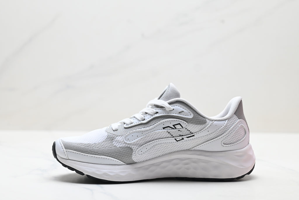 New Balance Fresh Foam Arishi v4 | White Silver | MARISTN4