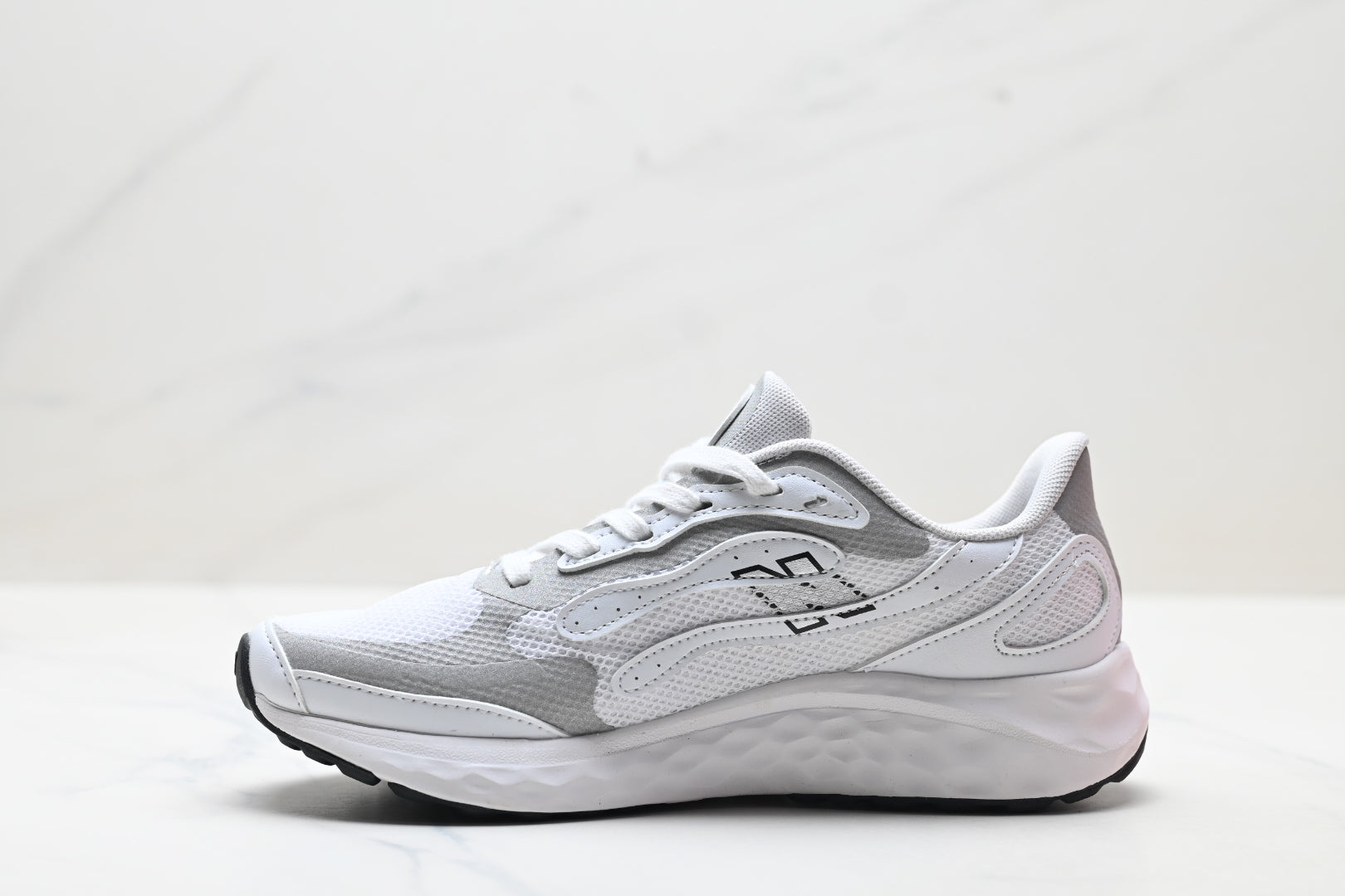 New Balance Fresh Foam Arishi v4 | White Silver | MARISTN4