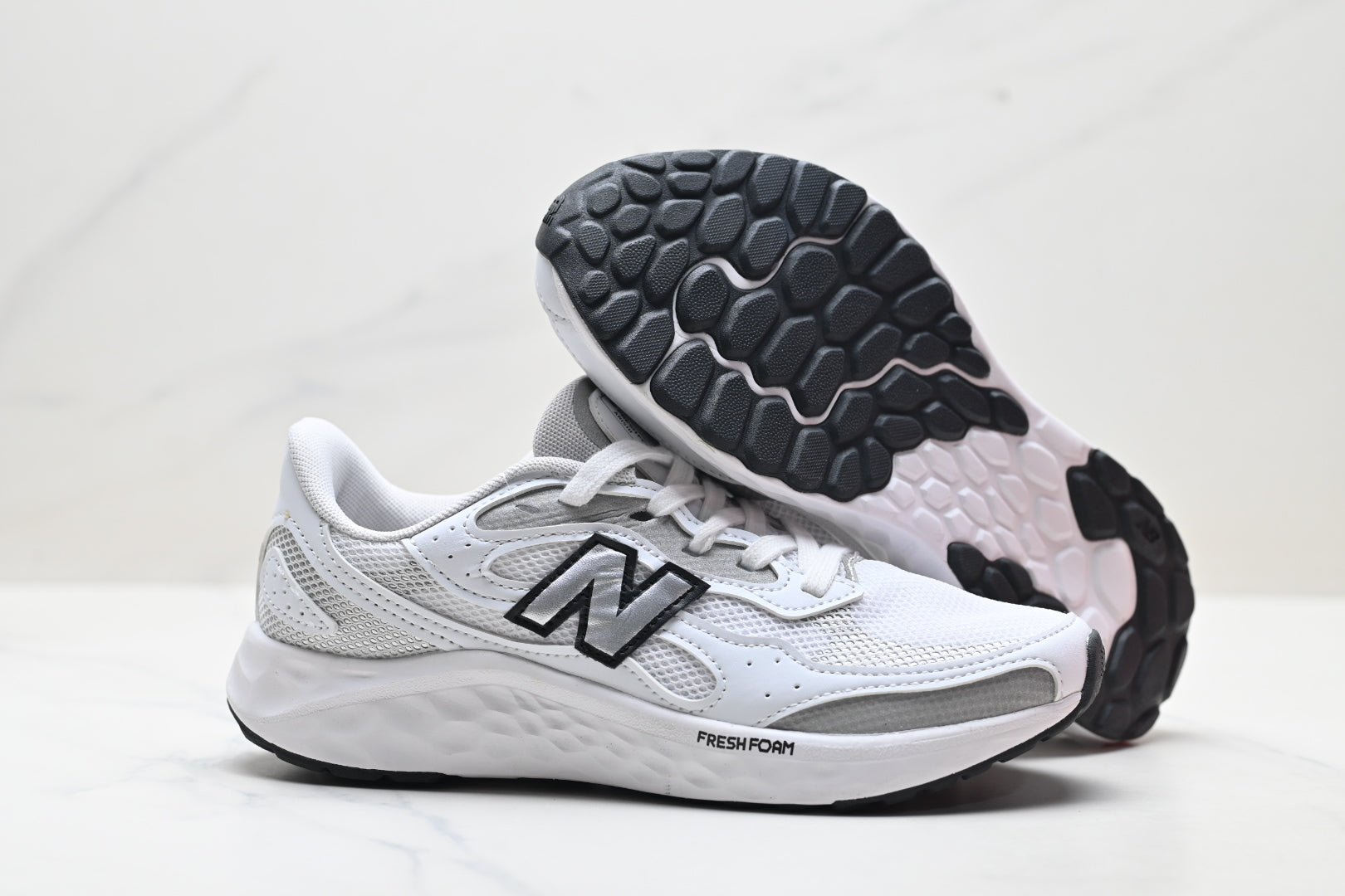 New Balance Fresh Foam Arishi v4 | White Silver | MARISTN4