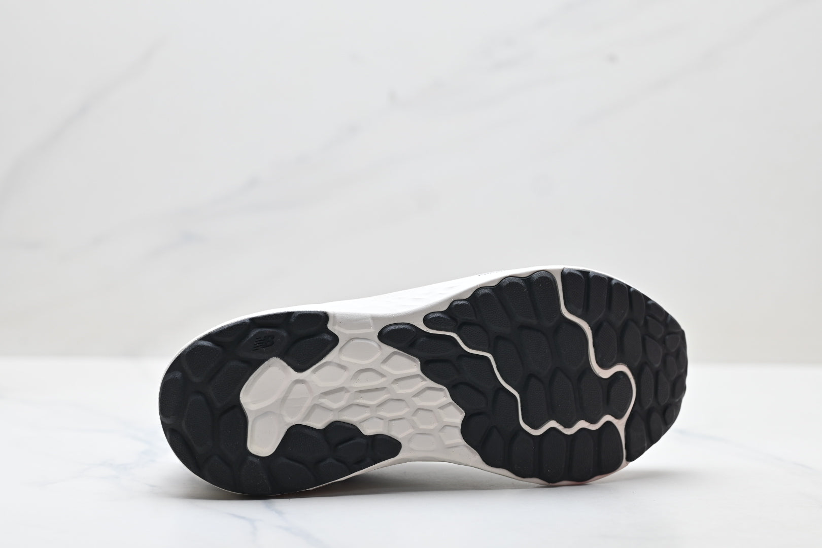 New Balance Fresh Foam Arishi v4 | White Steel Grey | MARISTN4